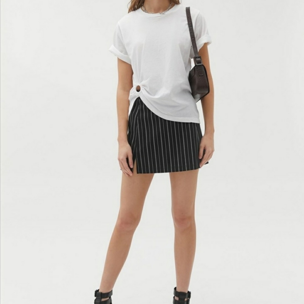 Urban Outfitters |Truly Madly Deeply Los Angeles